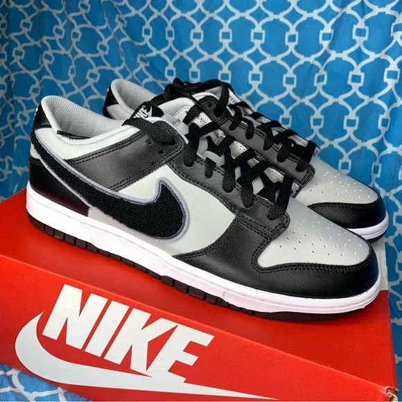Nike | Shoes | Nike Dunk Low Mens Size 5 Chenille Swoosh  display picture 3